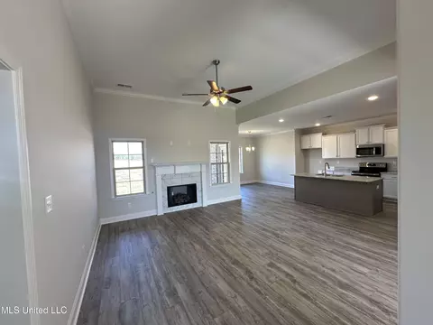 Living - 7662 Willow Way, Hernando, MS 38632 photo 1 of 3