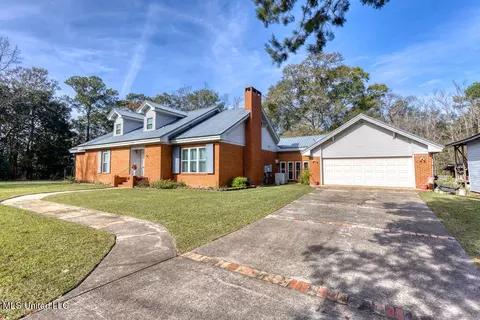 9728 Parkland Ct, Moss Point, MS 39562 photo 2