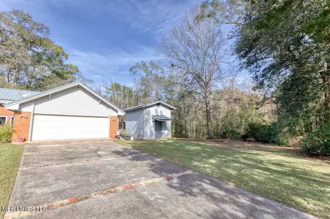 9728 Parkland Ct, Moss Point, MS 39562 photo 4