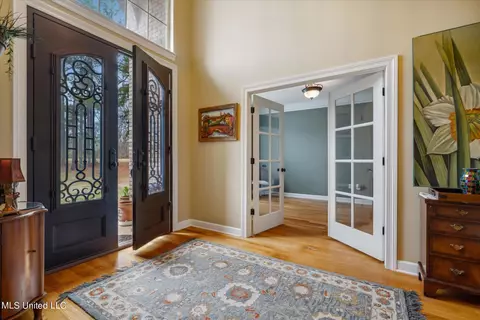 Entry Way - 1174 Greers Landing Dr, Hernando, MS 38632 photo 2 of 4