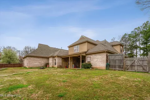 Exterior - 1174 Greers Landing Dr, Hernando, MS 38632 photo 10 of 11