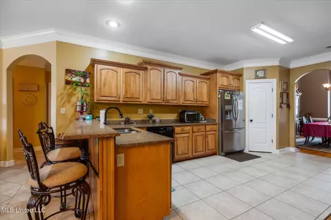 Kitchen - 1174 Greers Landing Dr, Hernando, MS 38632 photo 1 of 3