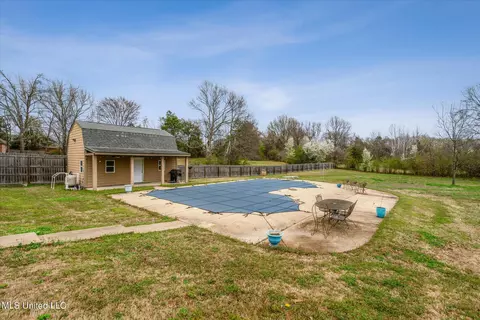 Exterior - 1174 Greers Landing Dr, Hernando, MS 38632 photo 9 of 11