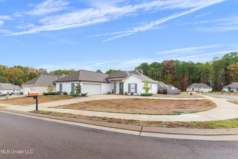 600 Hart Wood Ct, Pearl, MS 39208
