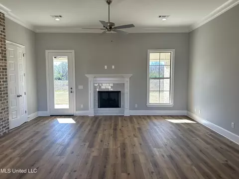 878 Glenwild Cir, Canton, MS 39046 photo 2