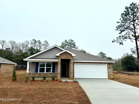 10068 Woodbury Dr, Gulfport, MS 39503