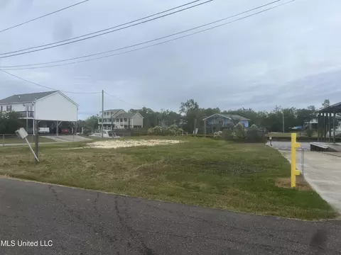 806 Primerose Dr, Bay Saint Louis, MS 39520