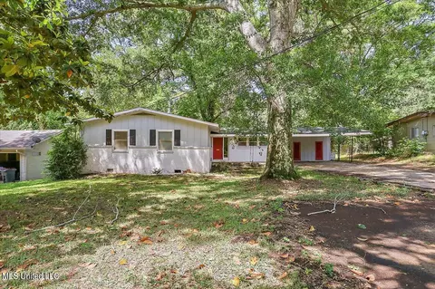 5417 Ridgewood Rd, Jackson, MS 39211