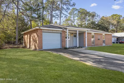 2501 Avenido Encanto St, Gautier, MS 39553