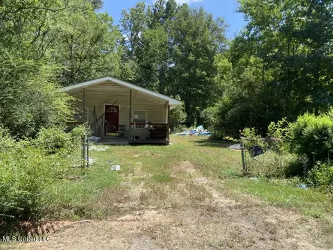 118 Geranium Dr, Picayune, MS 39466