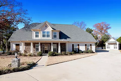1587 Cedar Lake Cir, Hernando, MS 38632