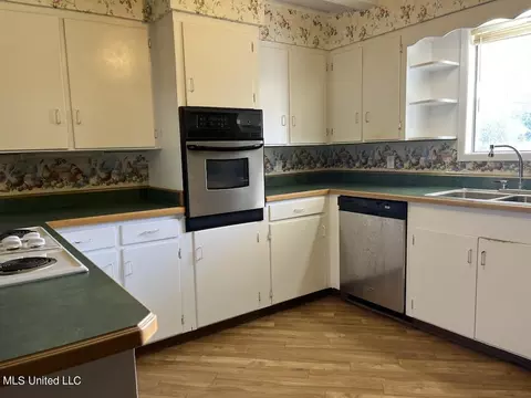 Kitchen - 703 James Ave, Wiggins, MS 39577 photo 2 of 3