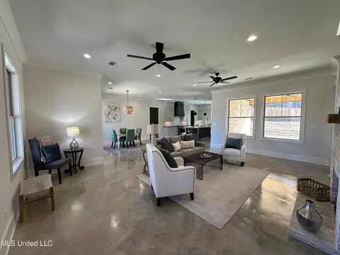 Living - 747 Pine Vly, Pearl, MS 39208 photo 3 of 7