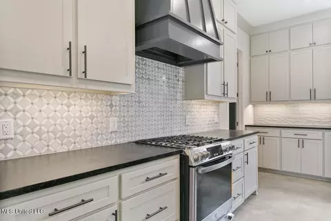Kitchen - 747 Pine Vly, Pearl, MS 39208 photo 2 of 4