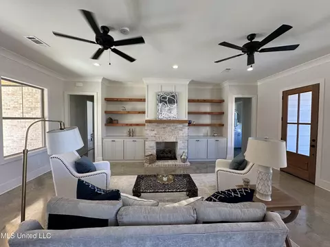 Living - 747 Pine Vly, Pearl, MS 39208 photo 5 of 7