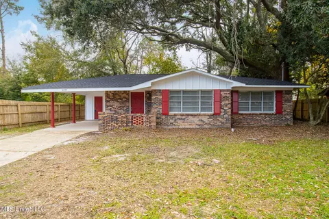 2255 Stelly Dr, Biloxi, MS 39531