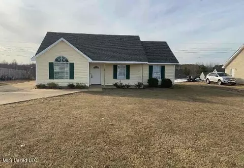 812 W Ridge Cv, Holly Springs, MS 38635