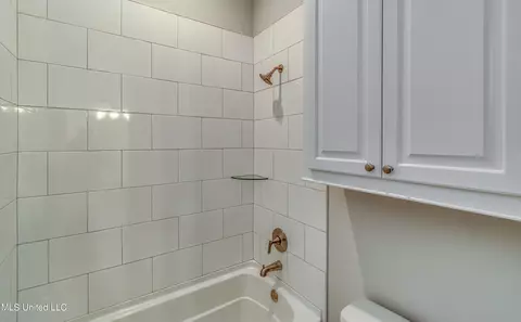 Bath - 103 Charleston Cir, Madison, MS 39110 photo 5 of 6
