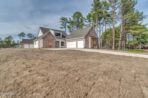 Exterior - 103 Charleston Cir, Madison, MS 39110 photo 4 of 13