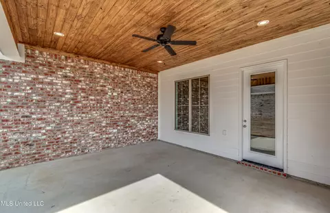 Exterior - 103 Charleston Cir, Madison, MS 39110 photo 8 of 13