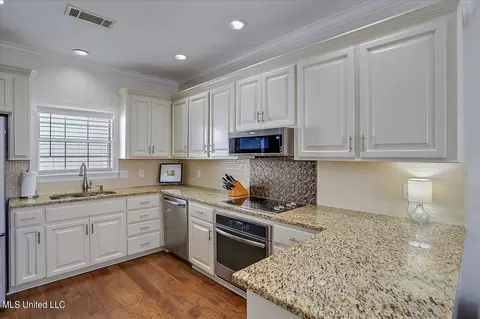 129 Silvertree Xing, Madison, MS 39110 photo 11