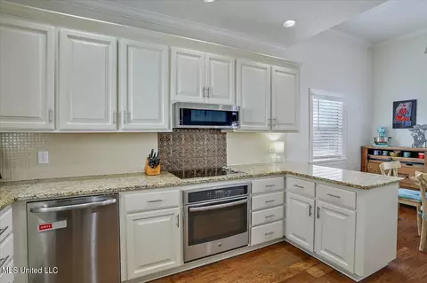 129 Silvertree Xing, Madison, MS 39110 photo 13