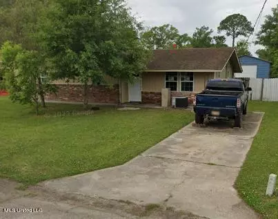 4 Leisha Dr, Long Beach, MS 39560