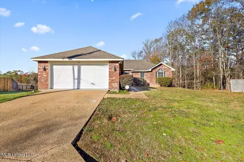 509 Bradford Cv, Byram, MS 39272