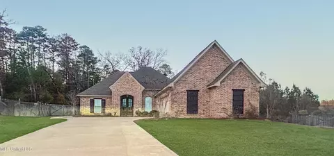402 Coulter Cir, Flowood, MS 39232