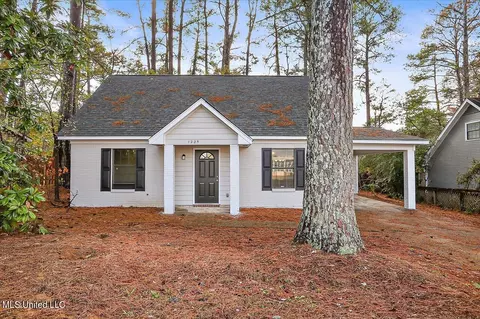 1225 Anna Lisa Lane Ln, Jackson, MS 39204