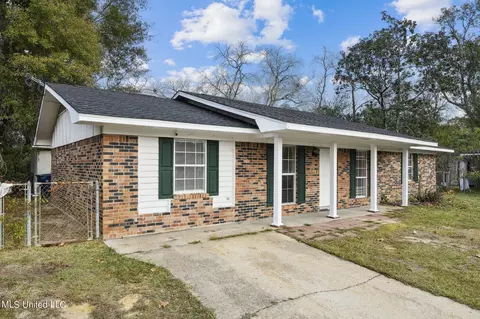 109 Phylis Dr, Gulfport, MS 39503