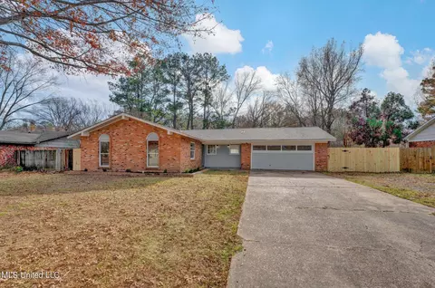 5765 Choctaw Dr, Horn Lake, MS 38637