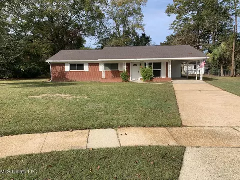 512 Shadowlawn Cir, Ocean Springs, MS 39564