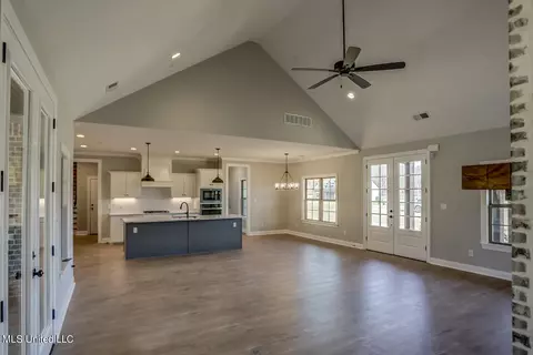 Living - 1580 Tributary Dr, Hernando, MS 38632 photo 4 of 4