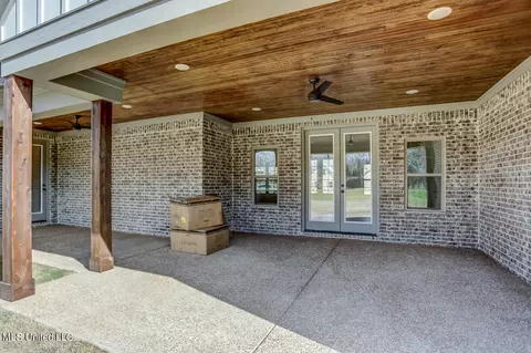 Exterior - 1580 Tributary Dr, Hernando, MS 38632 photo 8 of 8