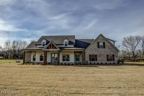 Exterior - 1580 Tributary Dr, Hernando, MS 38632 photo 4 of 8