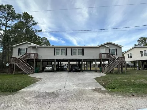 6116 W Jones St #6118, Bay Saint Louis, MS 39520