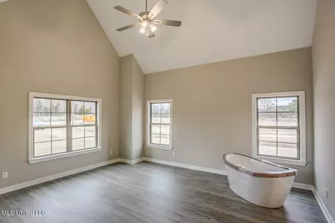 Living - 4682 Taylor Trl, Hernando, MS 38632 photo 5 of 5