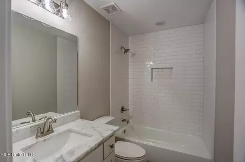 Bath - 4682 Taylor Trl, Hernando, MS 38632 photo 8 of 10