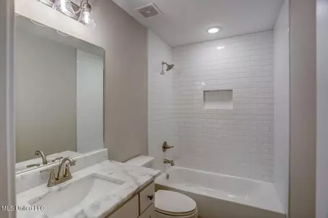 Bath - 4682 Taylor Trl, Hernando, MS 38632 photo 9 of 10