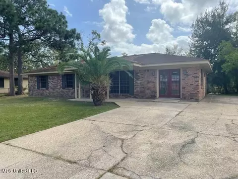 3302 Boston Ave, Pascagoula, MS 39581