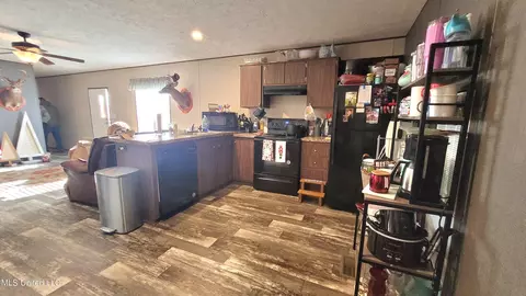 128 E Bond Rd, Wiggins, MS 39577 photo 6