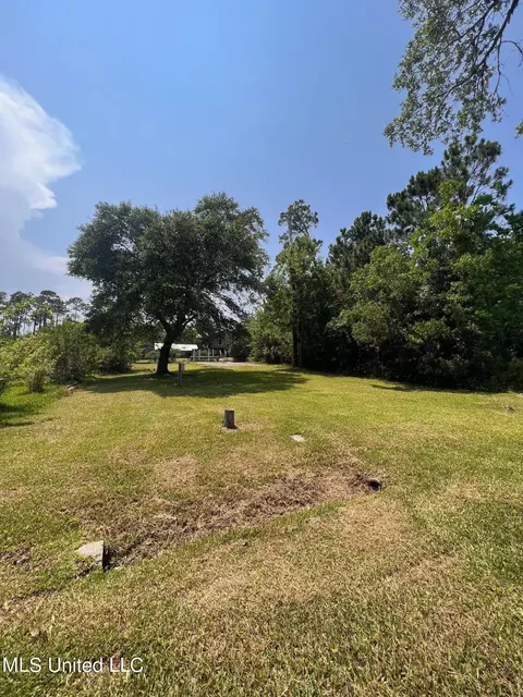 3463 Bayou Dr, Pass Christian, MS 39571