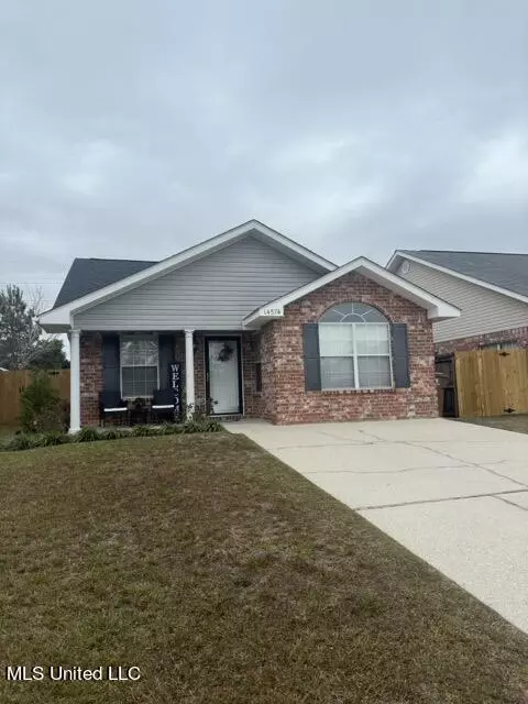 14574 Indian Trails Cir, D'iberville, MS 39540