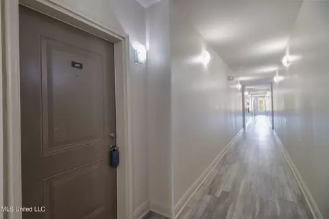 630 Bay Cove Dr #105, Biloxi, MS 39532