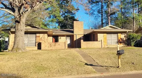 605 Black Oak Cir, Pearl, MS 39208