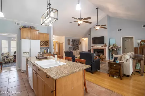 6415 Kome Dr, Diamondhead, MS 39525 photo 8