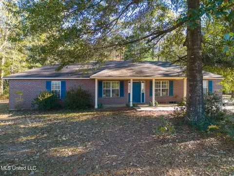 110 Cedar Wood Dr, Perkinston, MS 39573