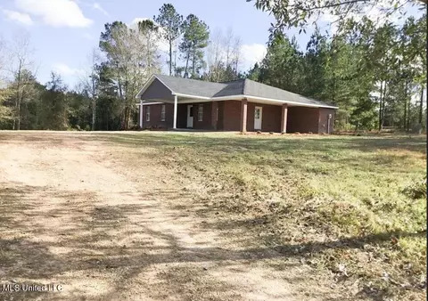 81 Twin Lakes Rd, Wiggins, MS 39577
