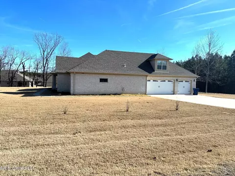 610 Lloyds Ln, Nesbit, MS 38651 photo 7